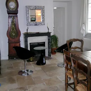 le-marais-3-bedrooms-apt.fr-paris.fr/